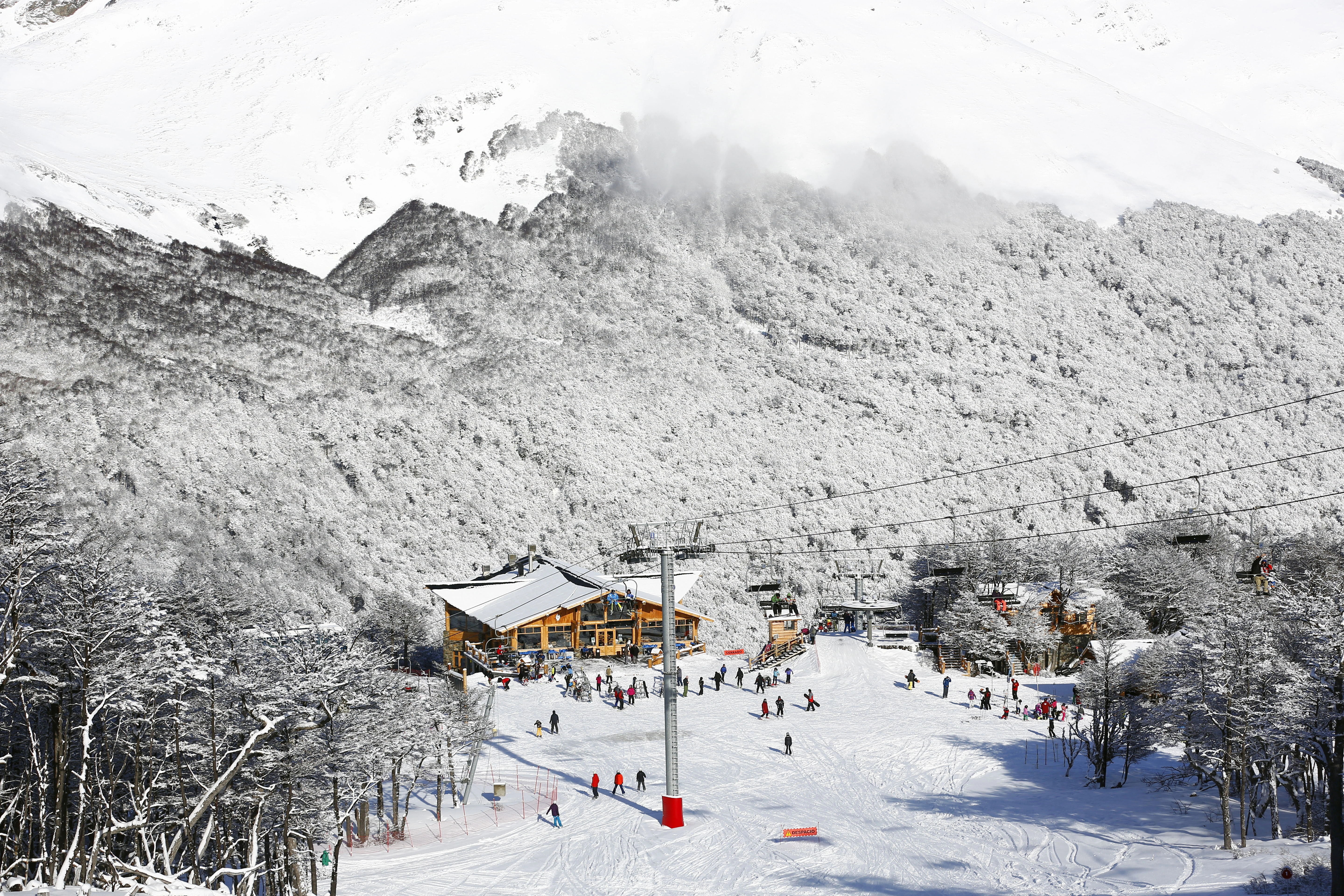 Cerro Castor: La Nueva Temporada de Esquí Promete Innovación y Sabor en el Fin del Mundo